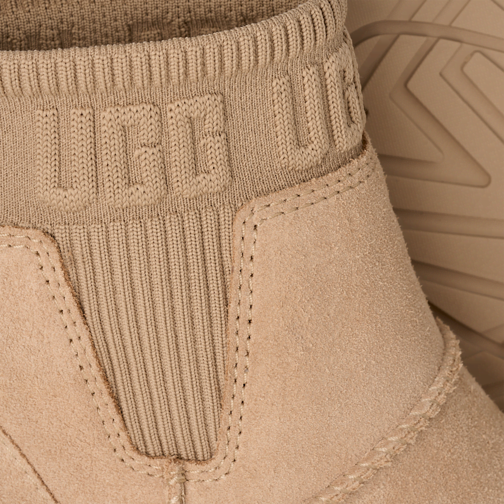 Women's Water-Resistant Chelsea Boot - Chestnut