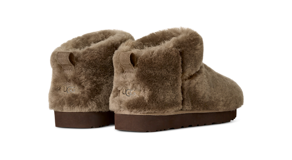 Women's Fluffy Ultra-Short Sheepskin Boot - Black